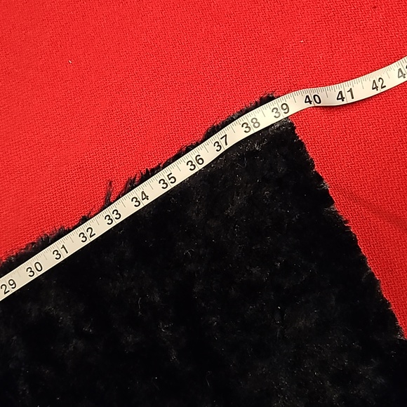 2 very large pieces of soft faux fur for flat lays props RESELLER MUST HAVE EUC - Picture 3 of 9